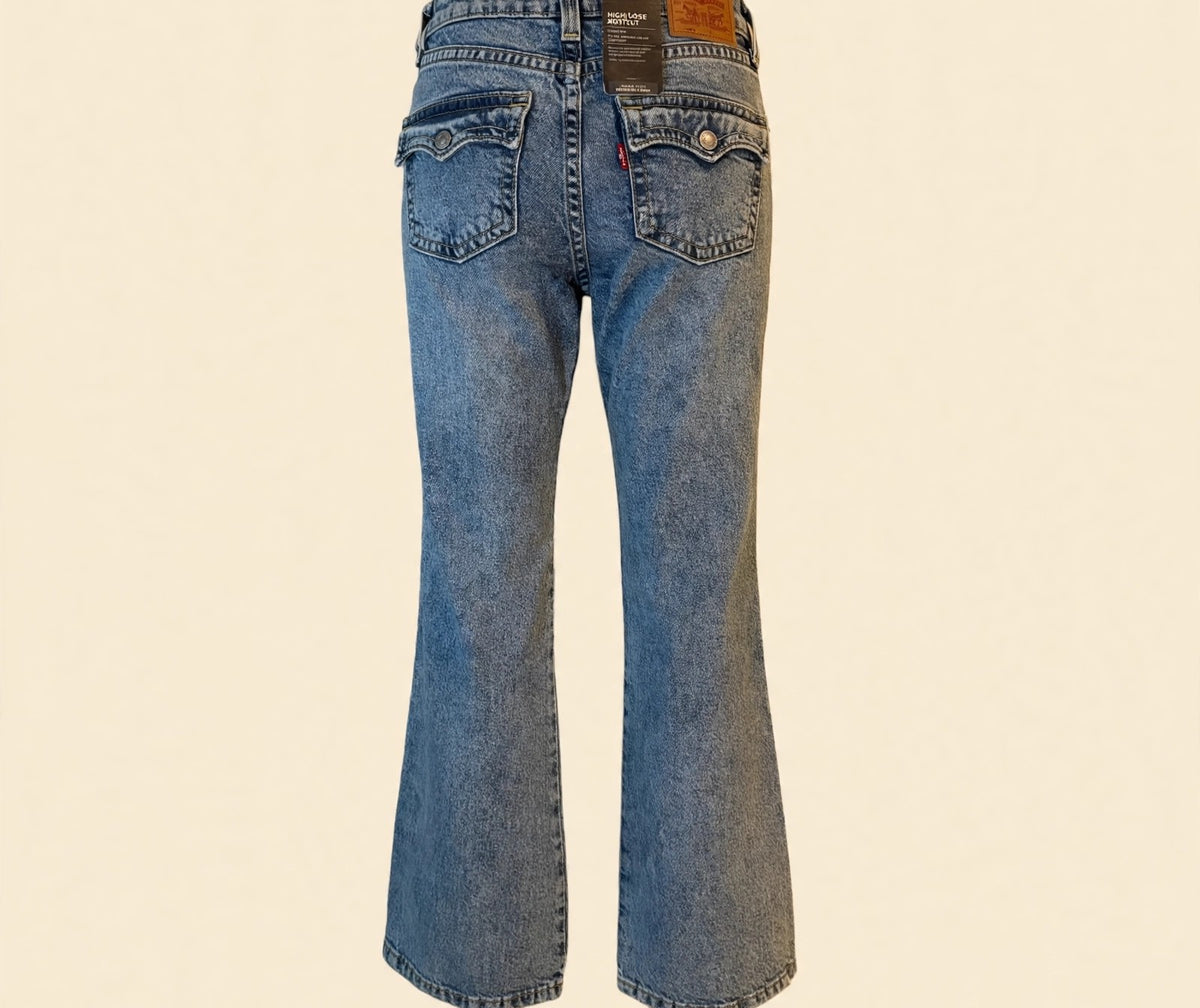Levi's Premium Noughties Bootcut Jeans Light Wash Low Rise - Size 26 x 30 (NWT)