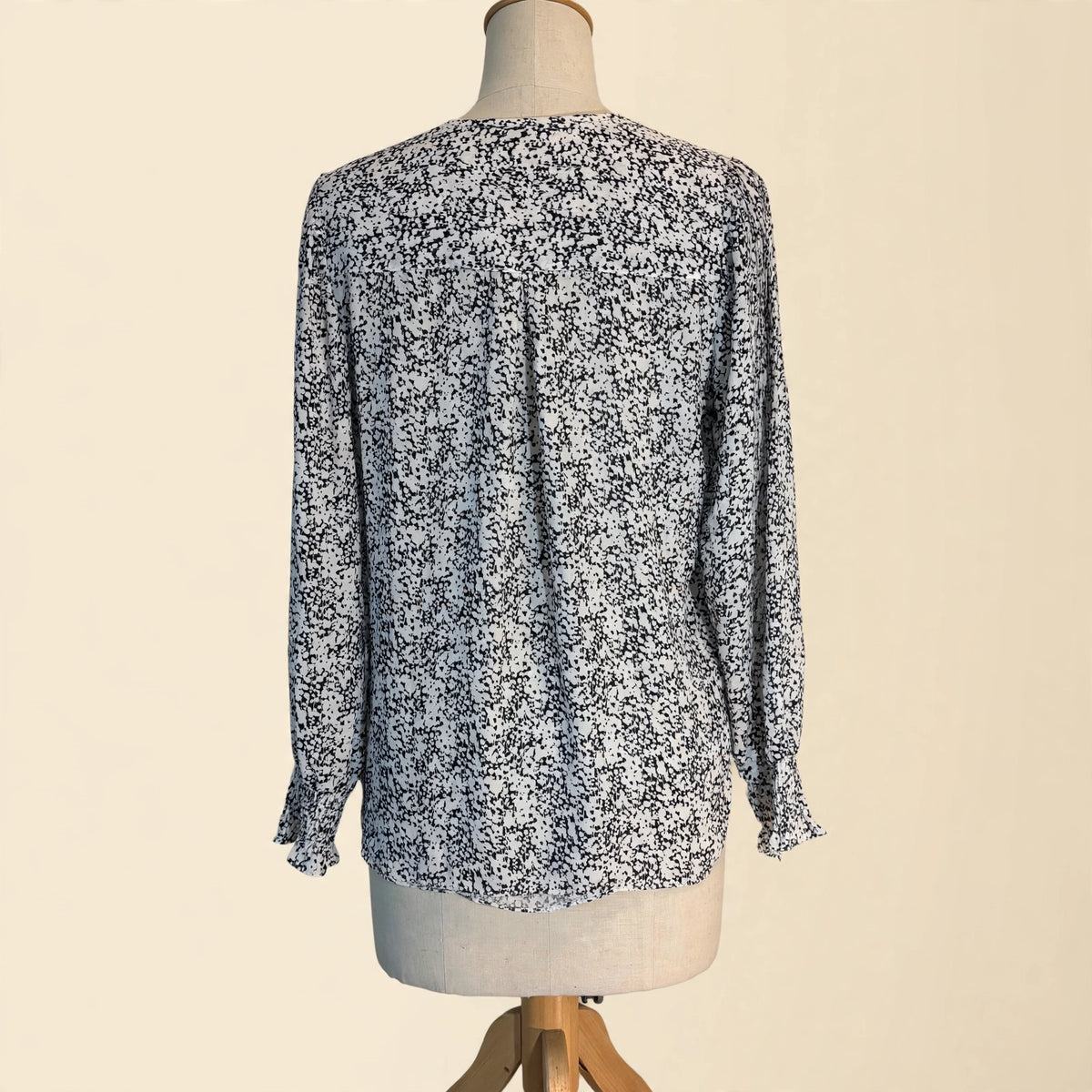 Etcetera Black & White Abstract Print Pintuck Blouse - Size 6