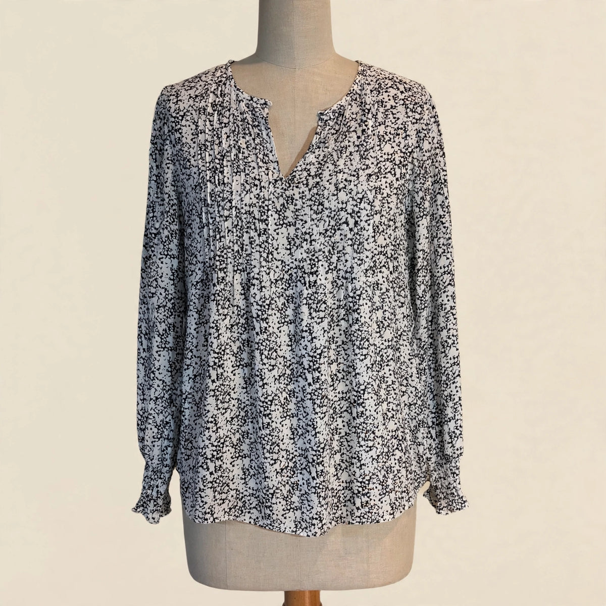 Etcetera Black & White Abstract Print Pintuck Blouse - Size 6
