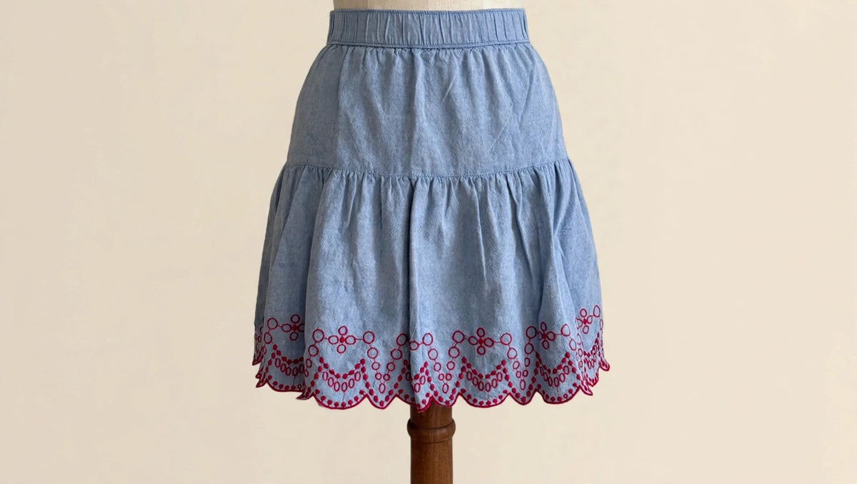 Vineyard Vines Chambray Skirt with Embroidered Scallop Hem - Size M